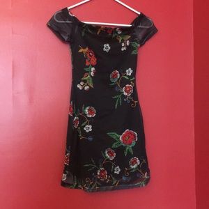 Black Floral Off-the-Shoulder Bodycon Dress (S)
